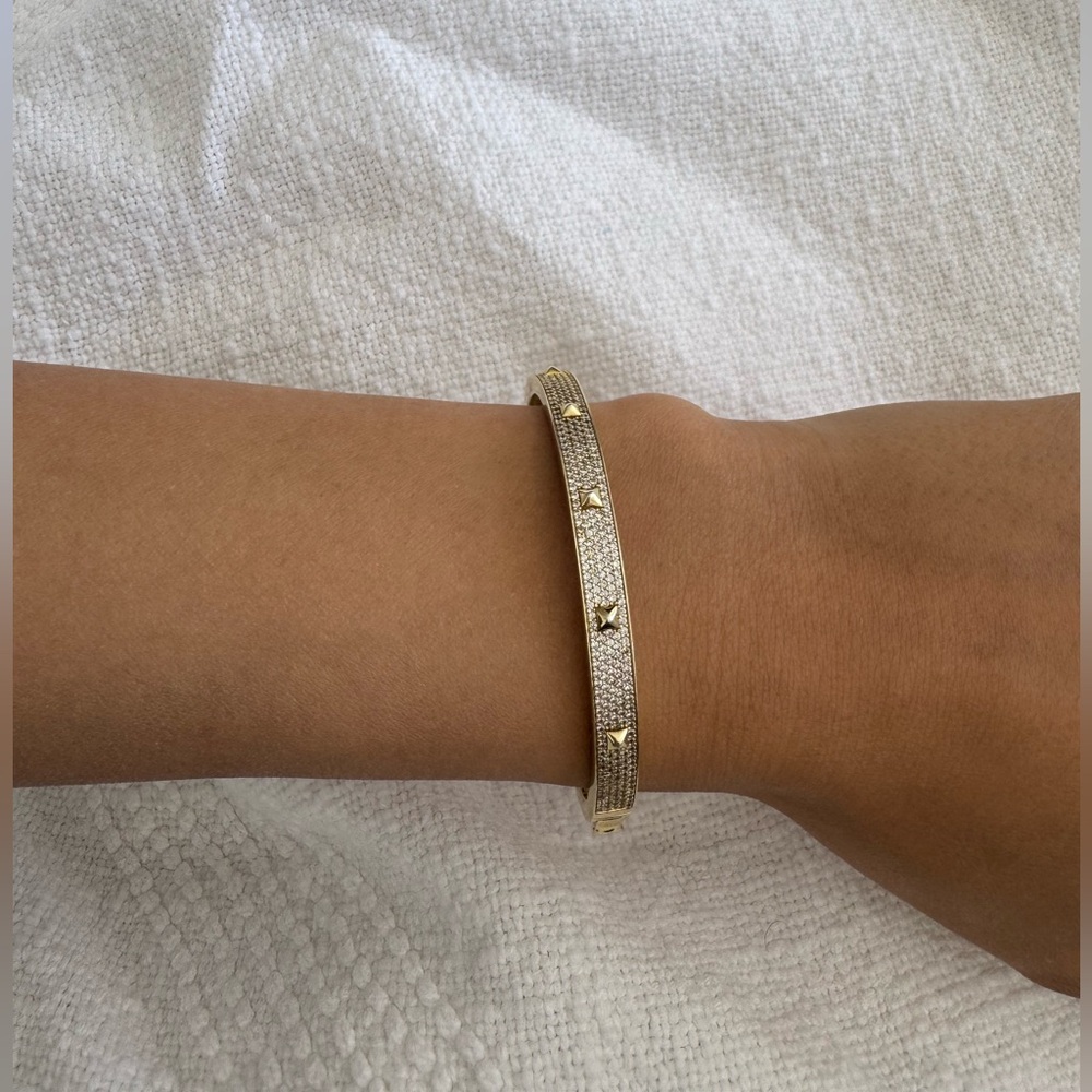 Diamond stud bracelet